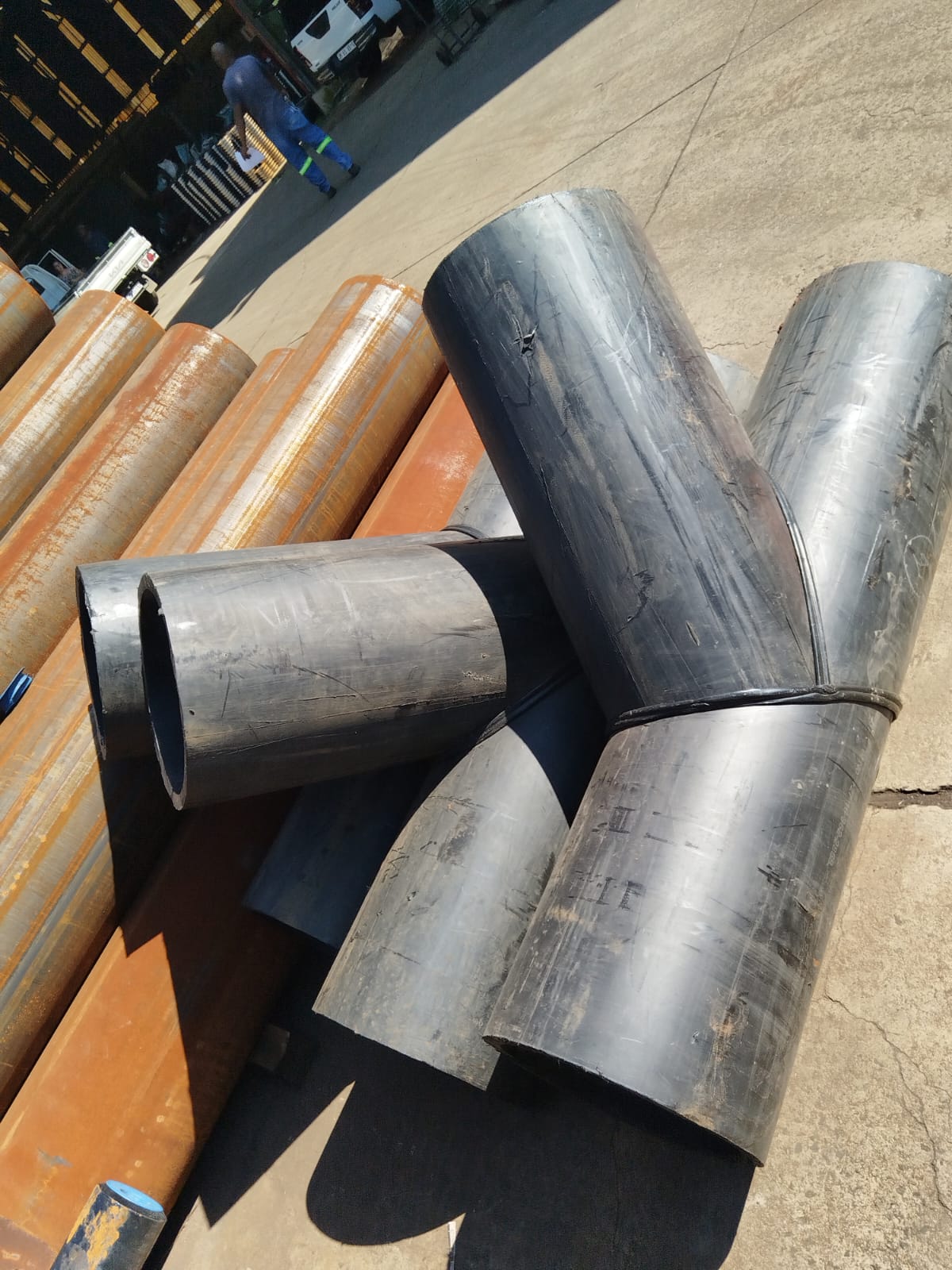 Heavy-wall HDPE Y-piece fittings for mining slurry pipelines